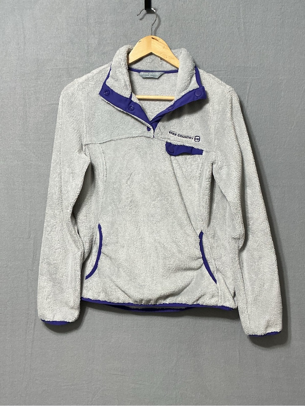 Free Country Gray Sherpa Pullover with Purple Trim
